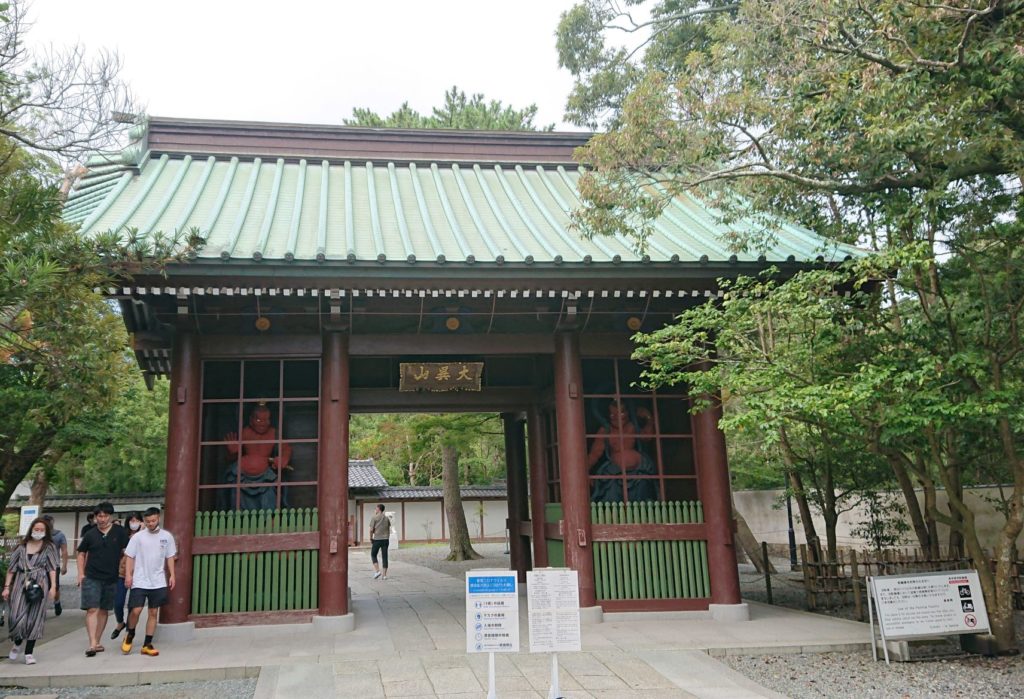 高徳院　仁王門（鎌倉）/ Main Gate of Kotokuin Temple in Kamakura