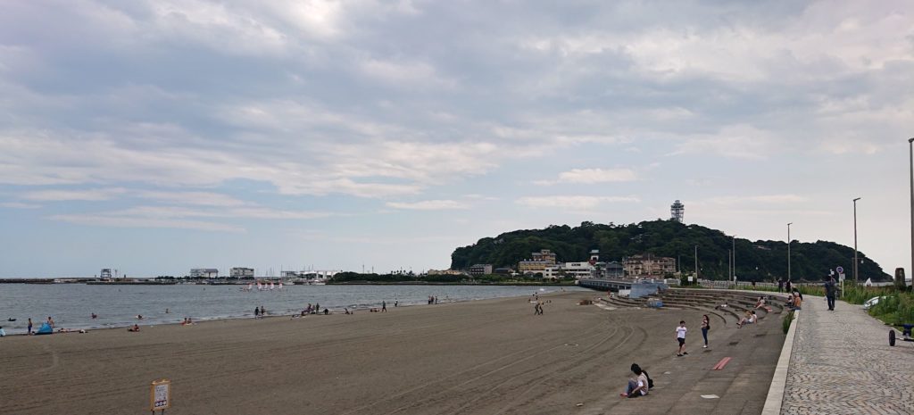 片瀬東浜から江ノ島望む / Enoshima from Katase East coast