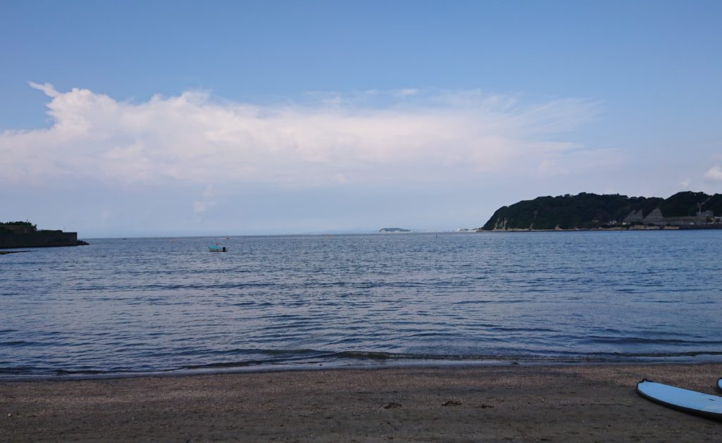 逗子海岸　東浜から江ノ島望む / Enoshima from Zushi Beach (2020 Aug 28th)