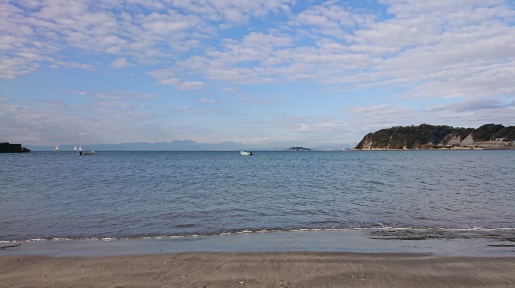 逗子海岸　東浜から江ノ島と富士山望む / Enoshima and Mt.Fuji from Zushi Beach (2020 Dec 4th)