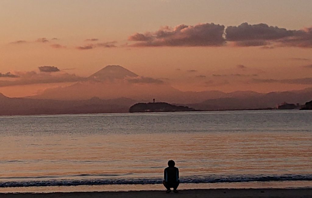 逗子海岸　東浜から江ノ島、富士山望む 3 / Enoshima and  Mt.Fuji from Zushi Beach (2020 Dec 26th)