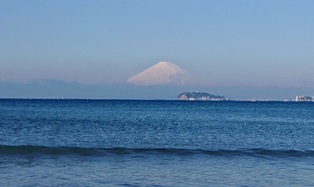 冠雪姿の富士山 / Snow covering the top of Mt.Fuji (2021 Jan 25th)