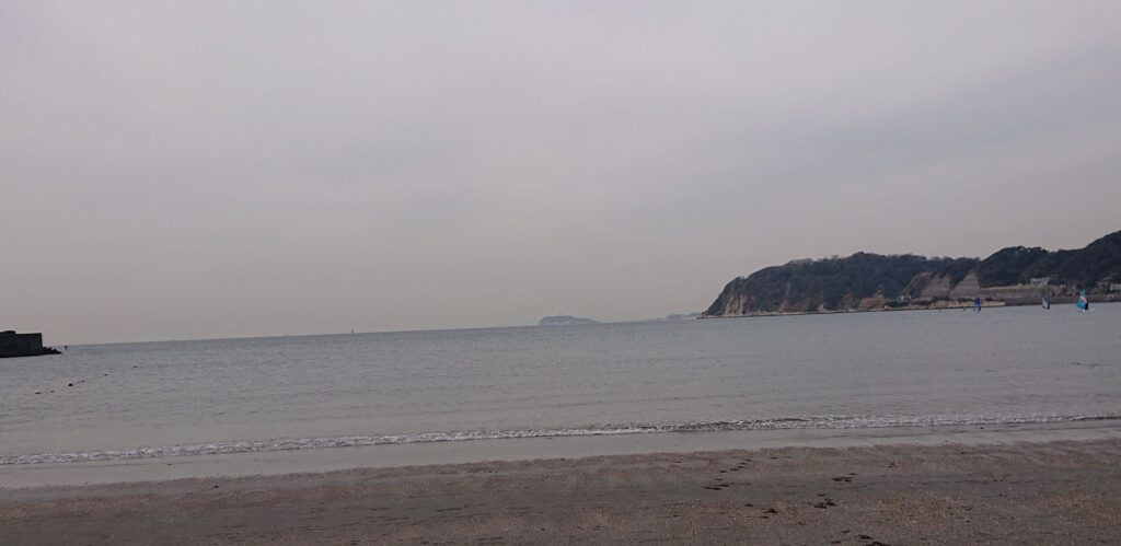 逗子海岸　東浜から江ノ島望む / Enoshima from Zushi Beach (2021 Feb 12th)
