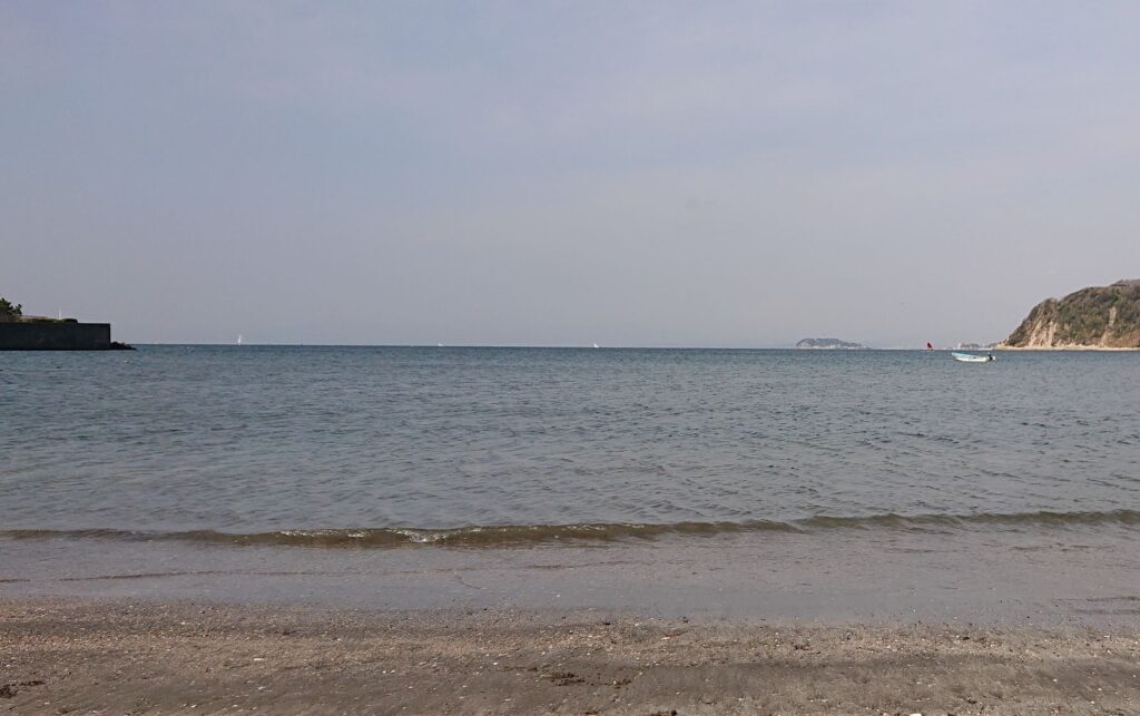 逗子海岸　東浜から江ノ島望む / Enoshima from Zushi Beach (2021 Mar 19th)