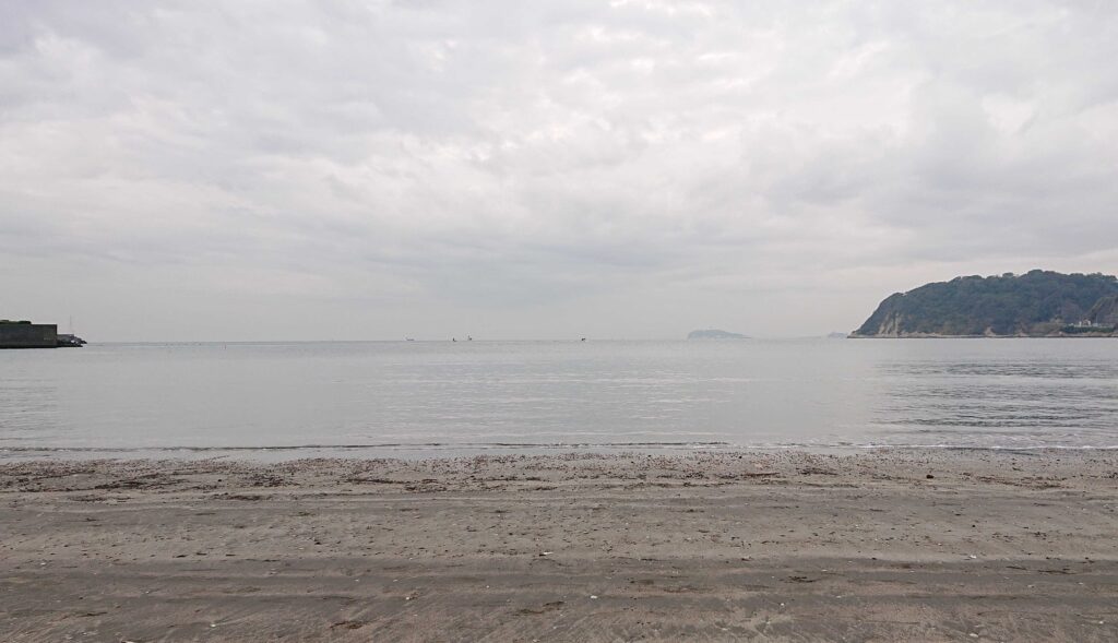 逗子海岸　東浜から富士山と江ノ島望む/ Enoshima and Mt.Fuji from Zushi Beach (2023 Nov 10)