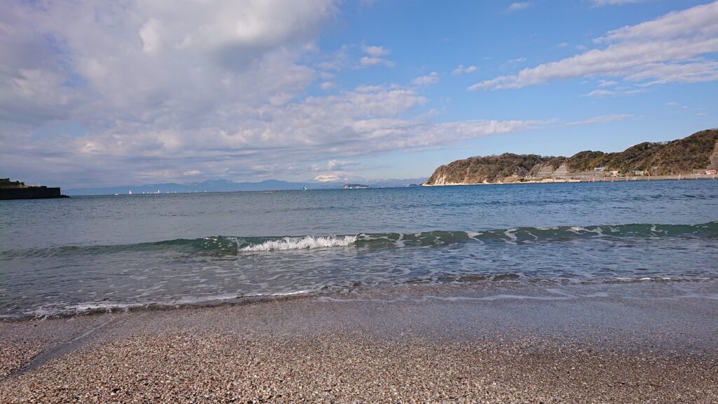 逗子海岸　東浜から富士山と江ノ島望む/ Enoshima and Mt.Fuji from Zushi Beach (2024 Feb 11)
