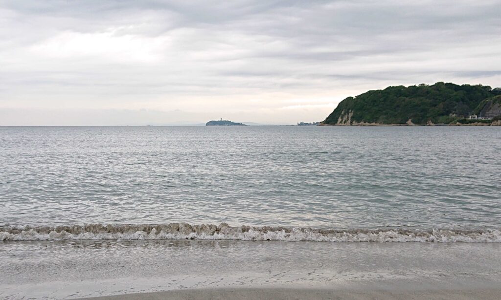 逗子海岸　東浜から富士山と江ノ島望む/ Enoshima and Mt.Fuji from Zushi Beach (2024 May 1)