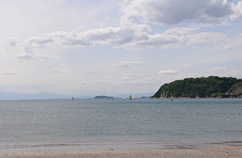 逗子海岸　東浜から富士山と江ノ島望む/ Enoshima and Mt.Fuji from Zushi Beach (2024 May 2)