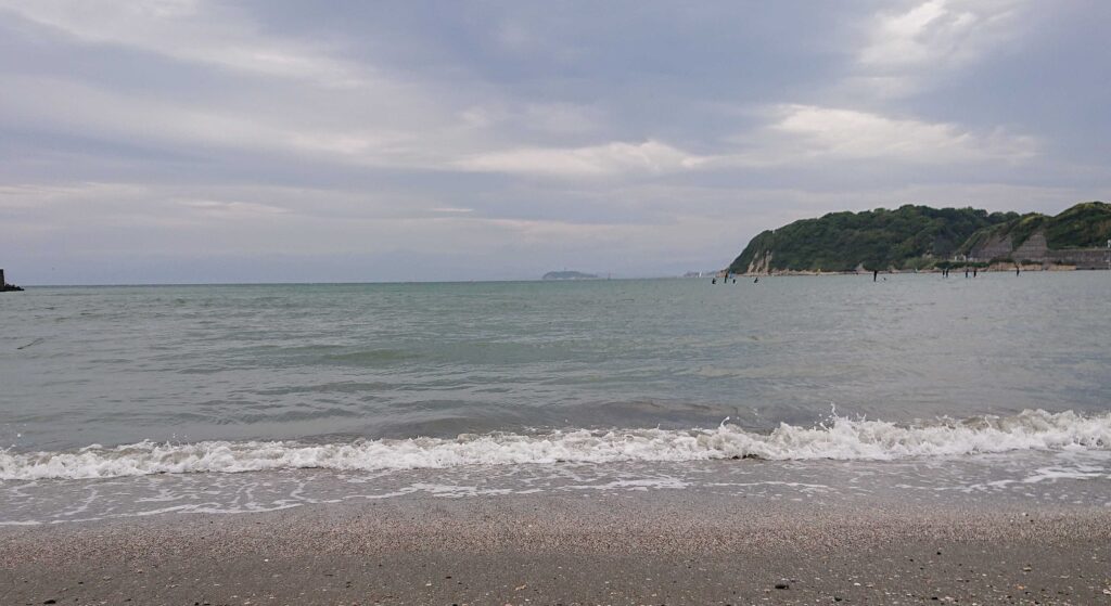 逗子海岸　東浜から富士山と江ノ島望む/ Enoshima and Mt.Fuji from Zushi Beach (2024 May 6)