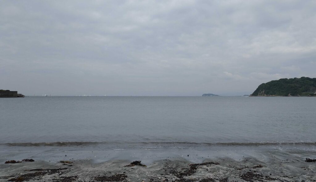 逗子海岸　東浜から富士山と江ノ島望む/ Enoshima and Mt.Fuji from Zushi Beach (2024 June 1)