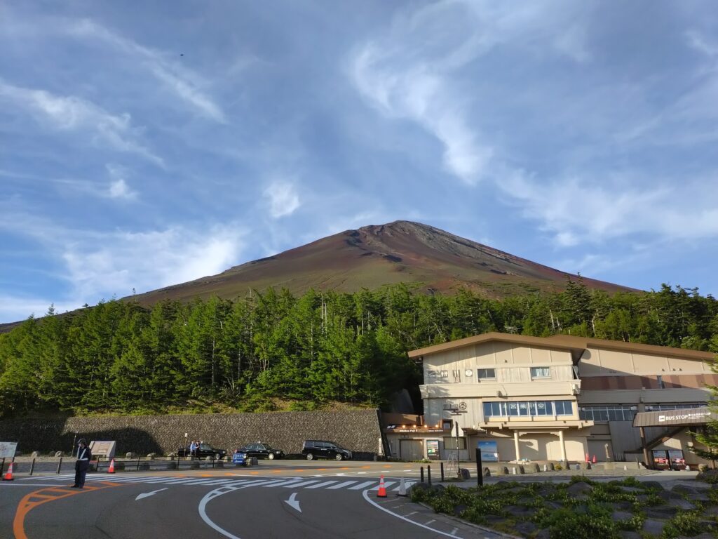 5合目から富士山臨む　2024 July 26