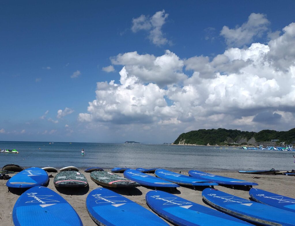 逗子海岸　東浜から富士山と江ノ島望む/ Enoshima and Mt.Fuji from Zushi beach (2024 Aug 15)