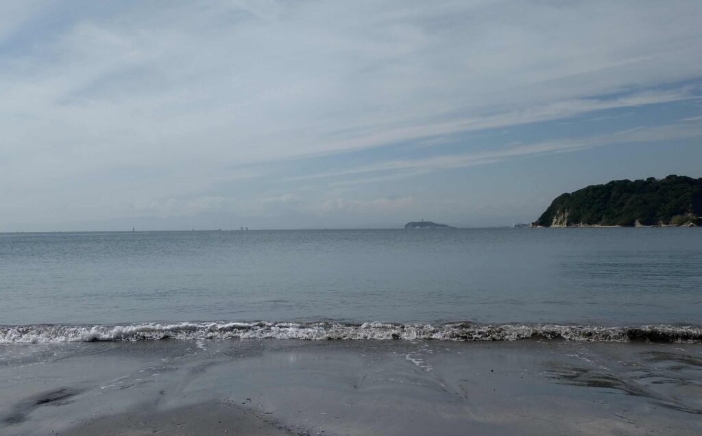 逗子海岸　東浜から富士山と江ノ島望む/ Enoshima and Mt.Fuji from Zushi beach (2024 Oct 11)