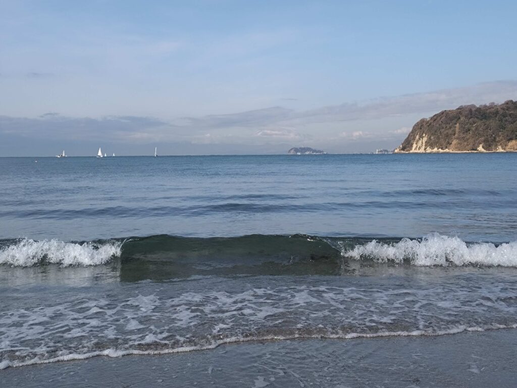 逗子海岸　東浜から富士山と江ノ島望む/ Enoshima and Mt.Fuji from Zushi beach (2025 Feb 16)