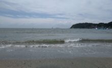 逗子海岸　東浜から富士山と江ノ島望む/ Enoshima and Mt.Fuji from Zushi beach (2025 July 17)