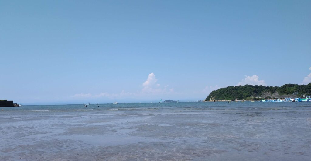 逗子海岸 東浜から富士山と江ノ島望む/ Enoshima and Mt.Fuji from Zushi beach (2025 July 24)