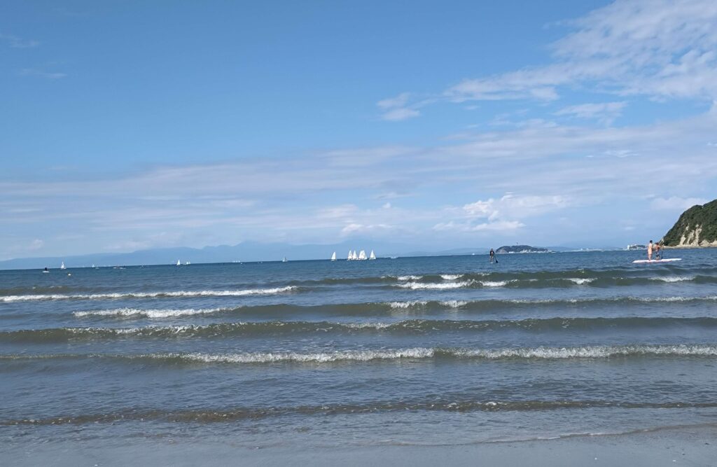 逗子海岸　東浜から富士山と江ノ島望む/ Enoshima and Mt.Fuji from Zushi beach (2025 Sep 21)