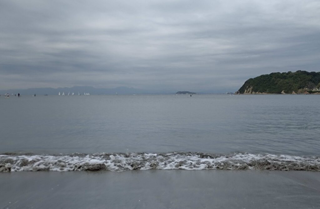逗子海岸　東浜から富士山と江ノ島望む/ Enoshima and Mt.Fuji from Zushi beach (2025 Sep 27)