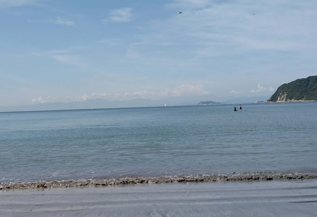 逗子海岸　東浜から富士山と江ノ島望む/ Enoshima and Mt.Fuji from Zushi beach (2025 Oct 2)