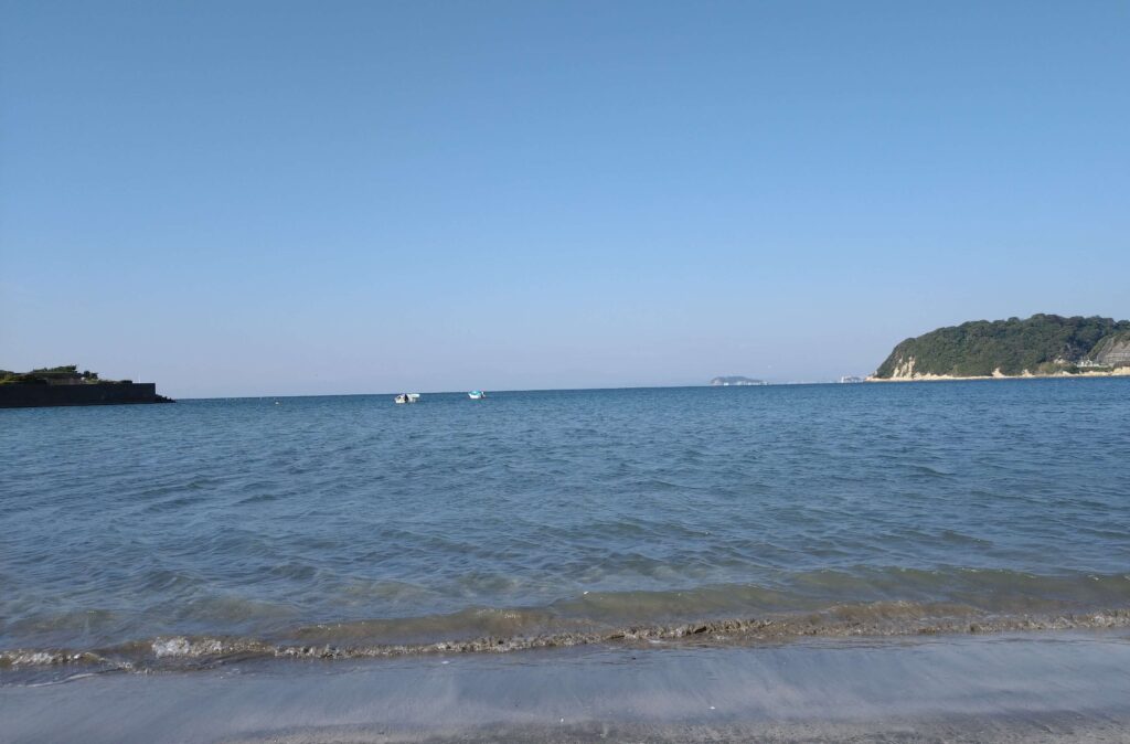 逗子海岸　東浜から富士山と江ノ島望む/ Enoshima and Mt.Fuji from Zushi beach (2025 Oct 30)