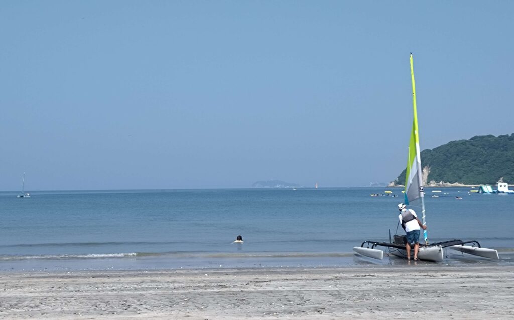 逗子海岸 東浜から富士山と江ノ島望む/ Enoshima and Mt.Fuji from Zushi beach (2026 July 23)