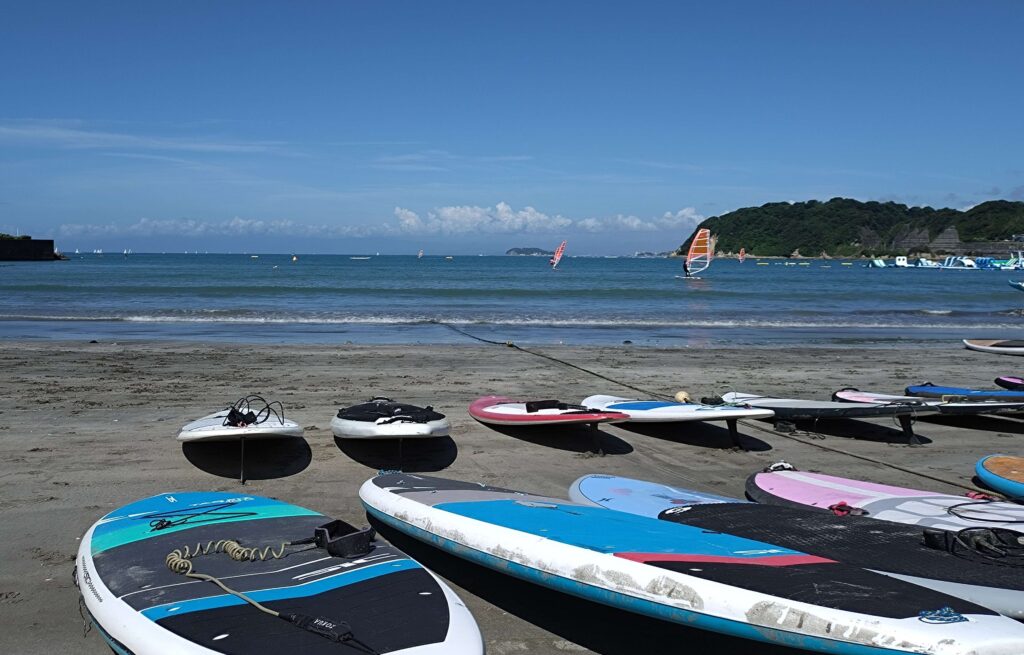 逗子海岸　東浜から富士山と江ノ島望む/ Enoshima and Mt.Fuji from Zushi beach (2026 Aug 8)