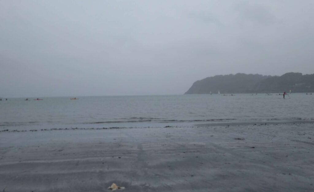 逗子海岸　東浜から富士山と江ノ島望む/ Enoshima and Mt.Fuji from Zushi beach (2026 Sep 23)