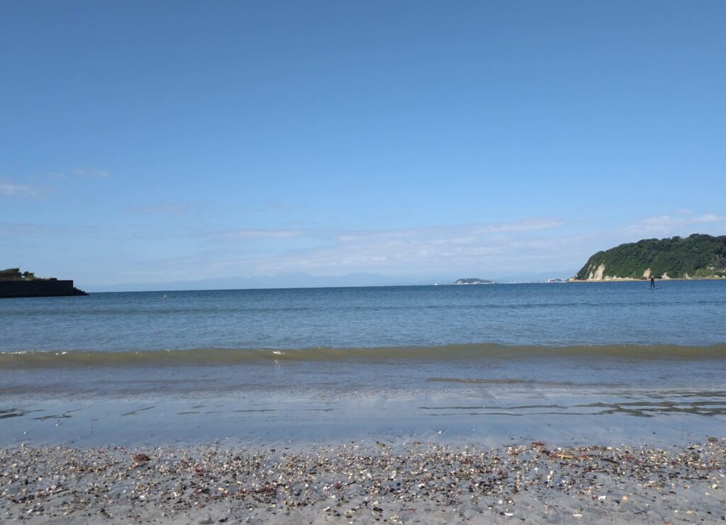 逗子海岸　東浜から富士山と江ノ島望む/ Enoshima and Mt.Fuji from Zushi beach (2026 Oct 8)