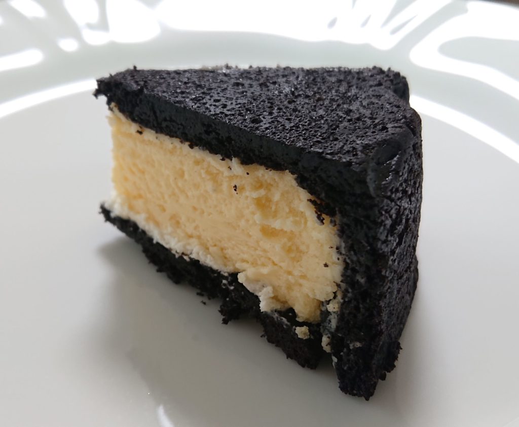 まっ黒チーズケーキ /  Black Cheese Cake
